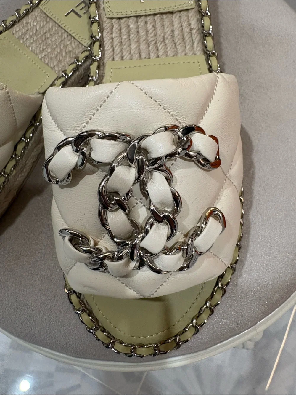 CHANEL Cream Quilted Leather Chain-Emblem Slide Sandals